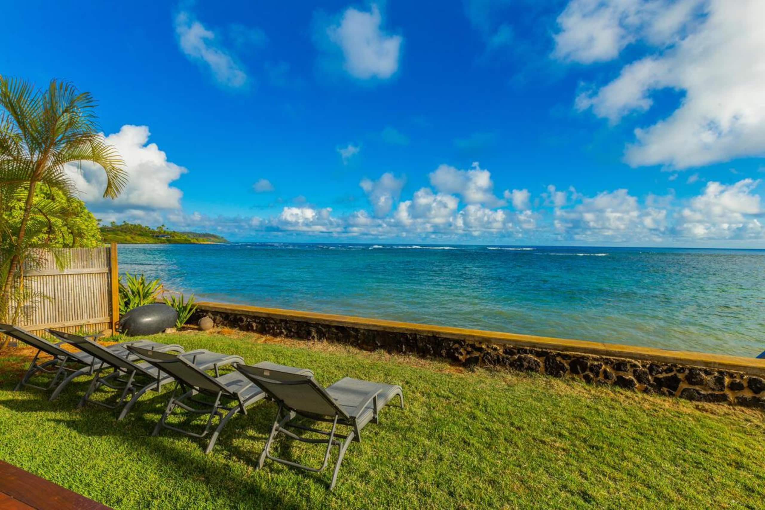 Modern, Beachfront 4 Bdrm - Eastside Retreat with - Photo 27