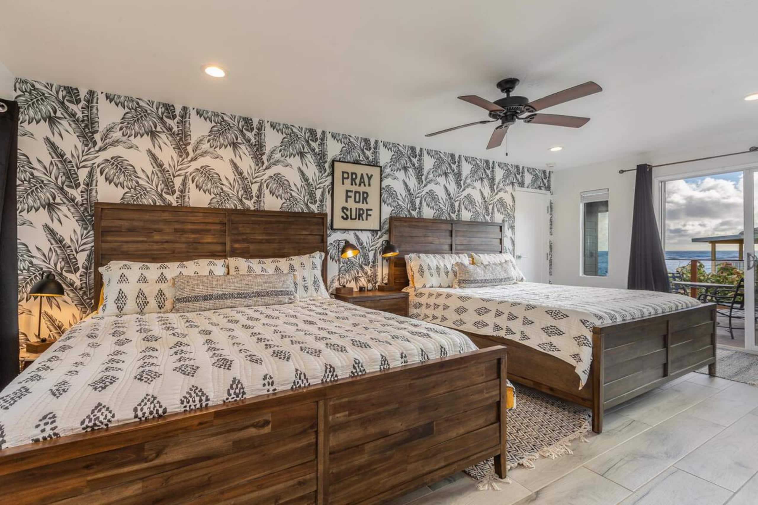 Modern, Beachfront 4 Bdrm - Eastside Retreat with - Photo 15