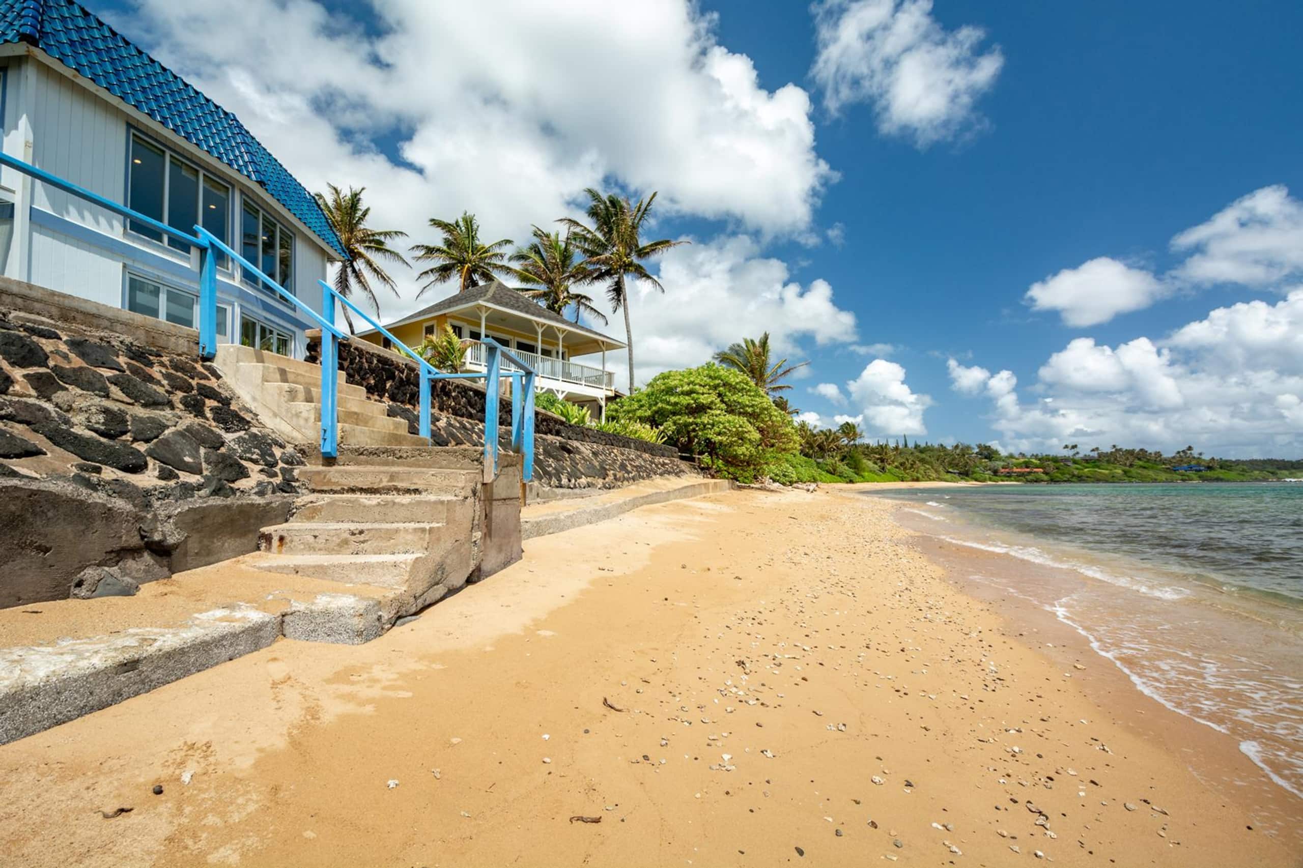 Modern, Beachfront 4 Bdrm - Eastside Retreat with - Photo 37