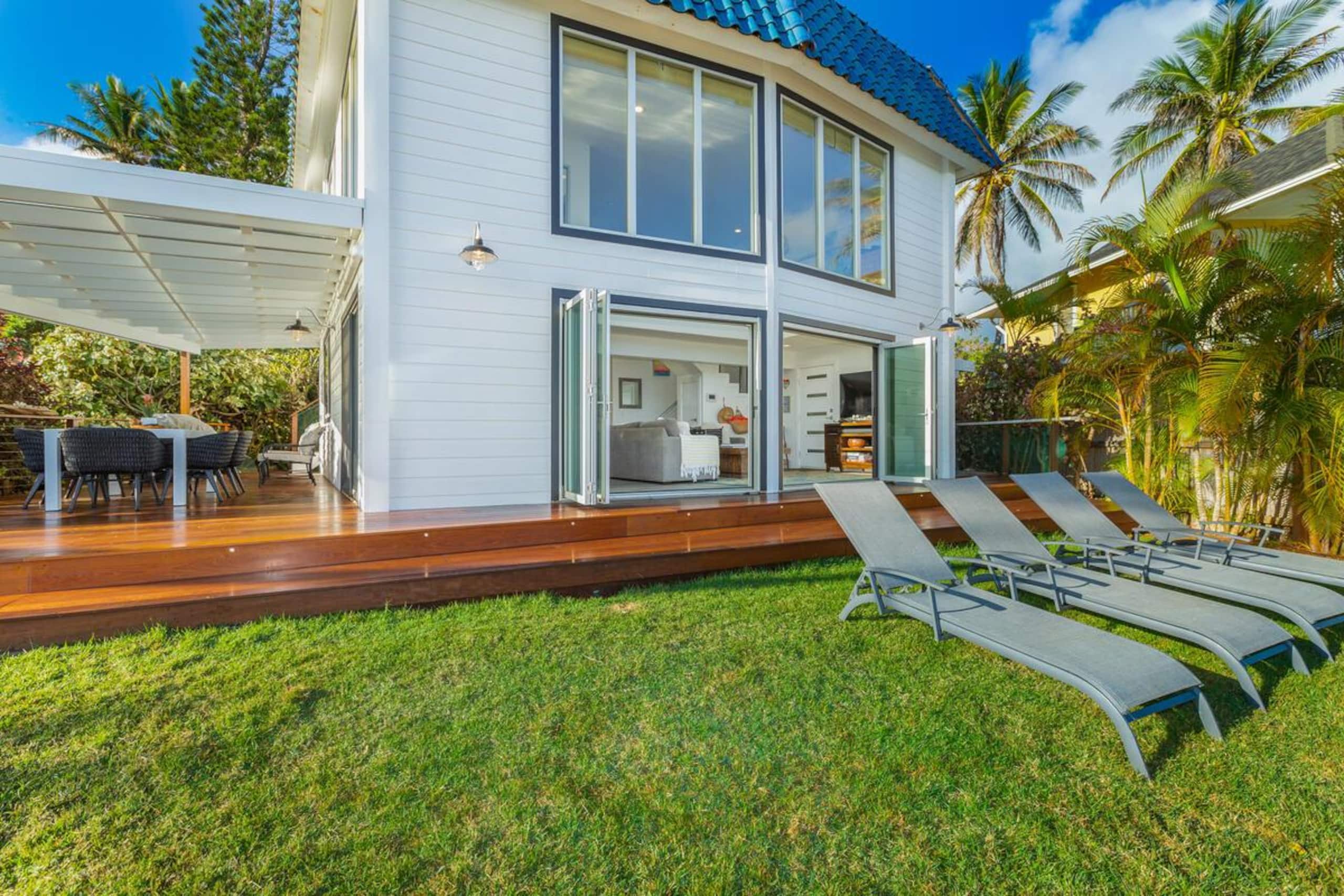 Modern, Beachfront 4 Bdrm - Eastside Retreat with - Photo 28