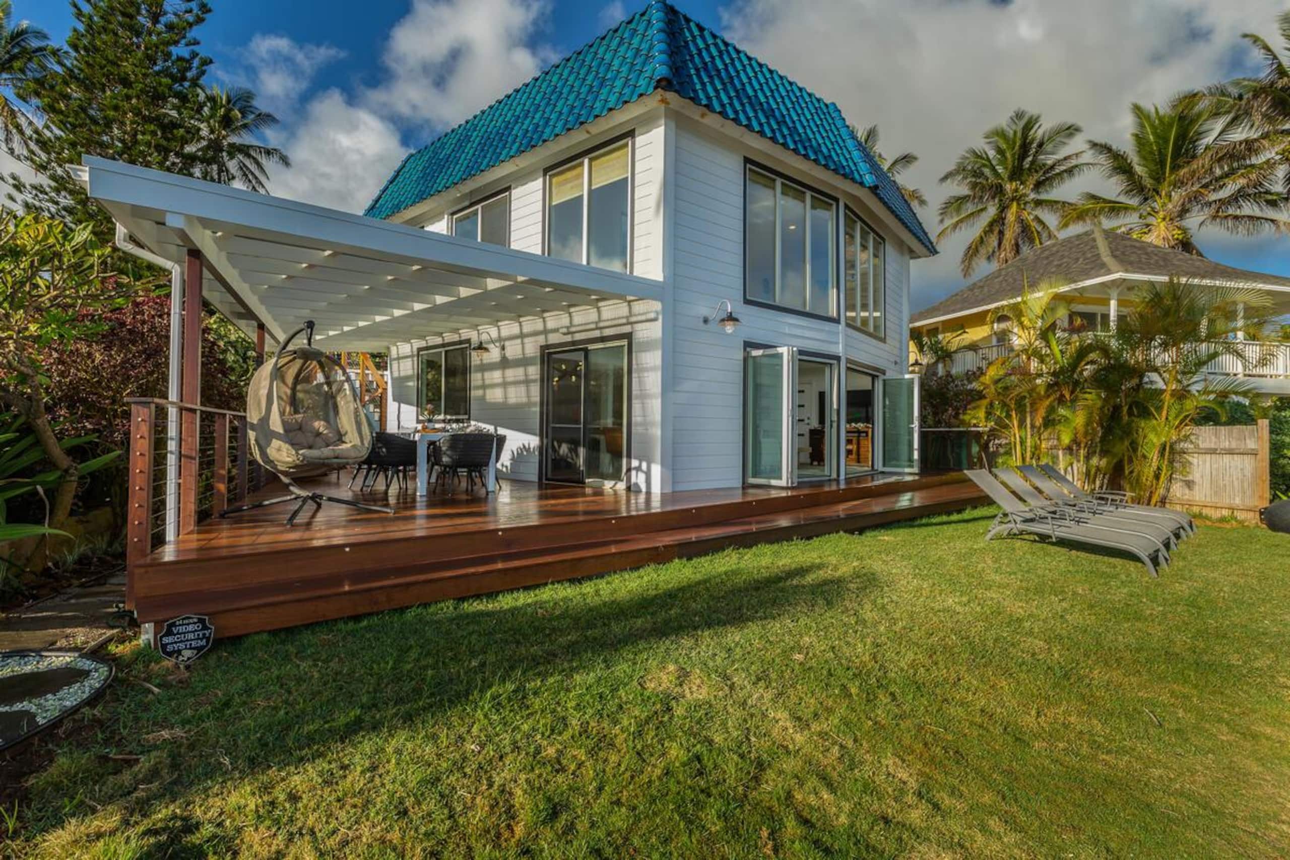Modern, Beachfront 4 Bdrm - Eastside Retreat with - Photo 35