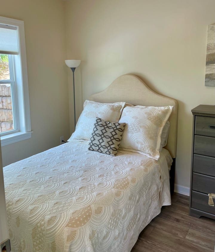 4. hálószoba az alsó szinten