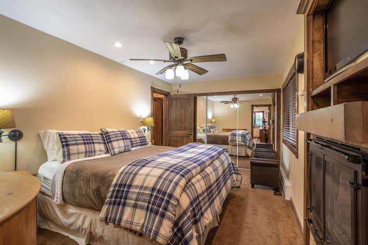 Pogledajte film u krevetu | Bračni krevet | Glavna razina