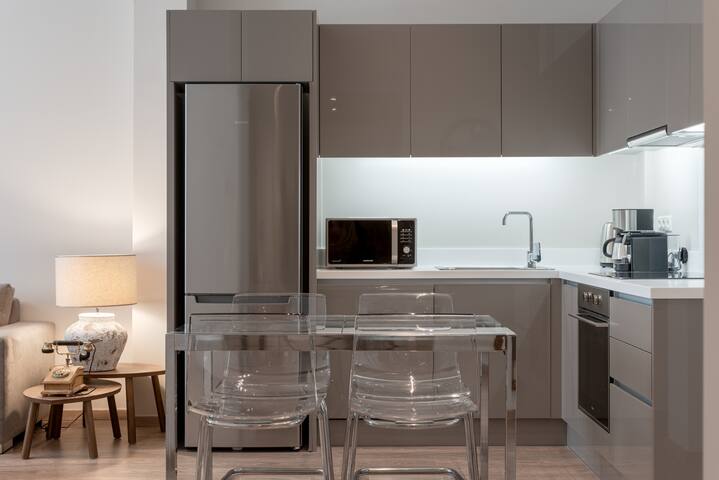 Historic Plaka’s Deluxe Apartment gallery image 5