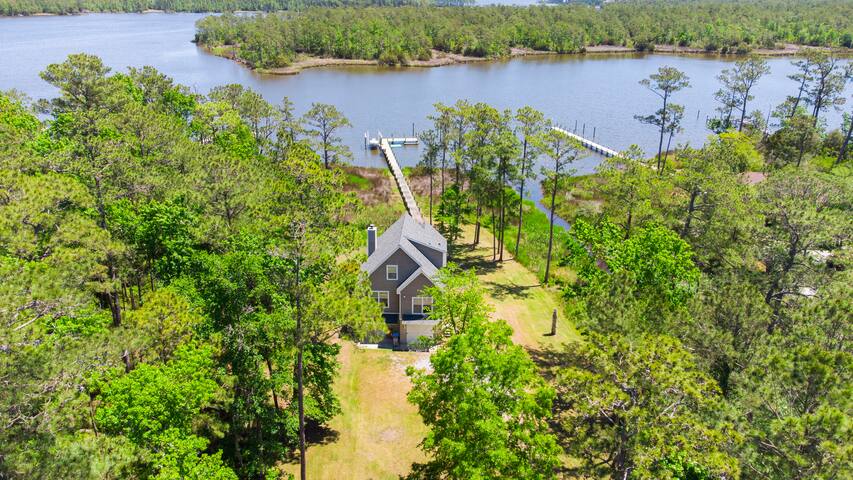 Beth Frazer Real Estate & Rentals managed Airbnb listing 1