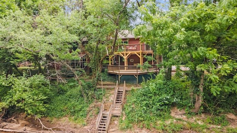 Fire Pit~Hot Tub~Dog Friendly~6 miles from WCU