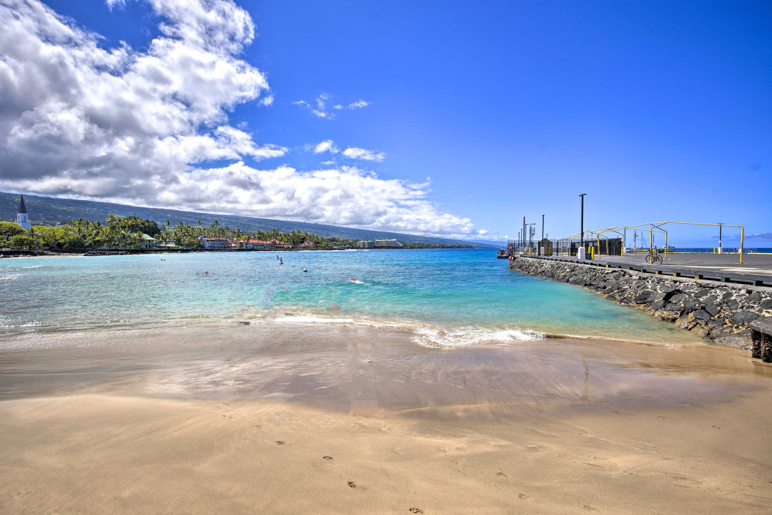 Condo in Kailua-Kona · ★4.72 · 1 bedroom · 1 bed · 1 bath - Image 3