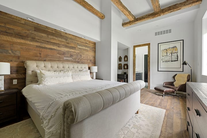 The classically beautiful furnishings and well-lit spaces are a true delight to guests.