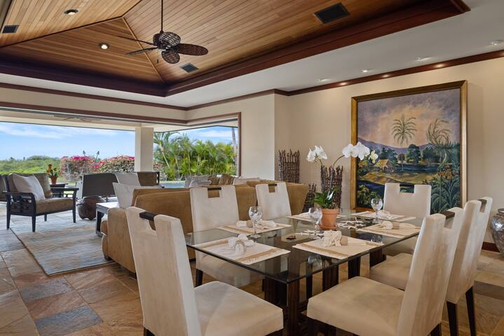 Outstanding 4BR Family Home with Pool, Hot Tub! gallery image 3