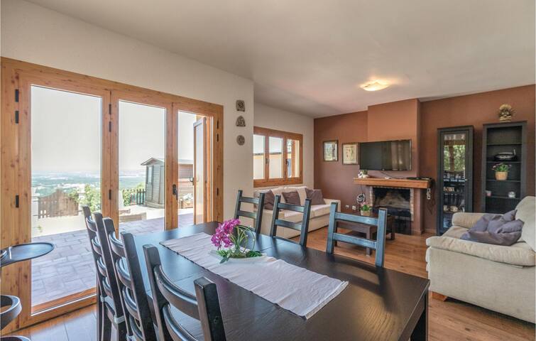 Cozy home in Macanet de la Selva gallery image 4