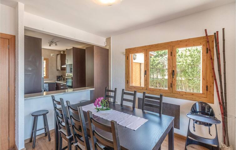 Cozy home in Macanet de la Selva gallery image 5