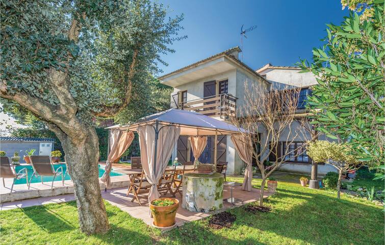 Lovely home in Vidreres with WiFi gallery image 3