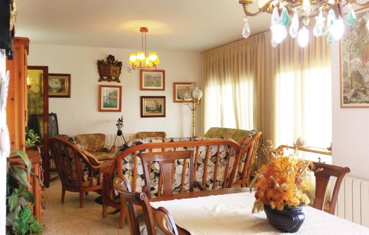 Cozy home in Blanes with house sea view gallery image 2