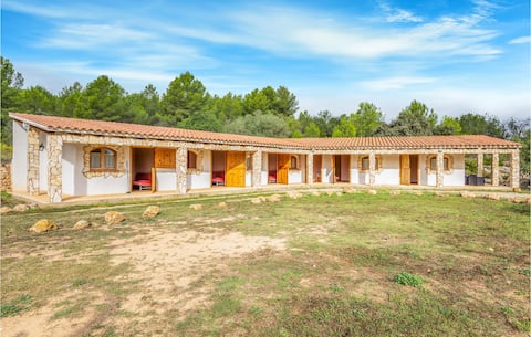 Awesome home in Ardenya with WiFi