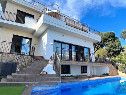 Deluxe ocean view house with private pool