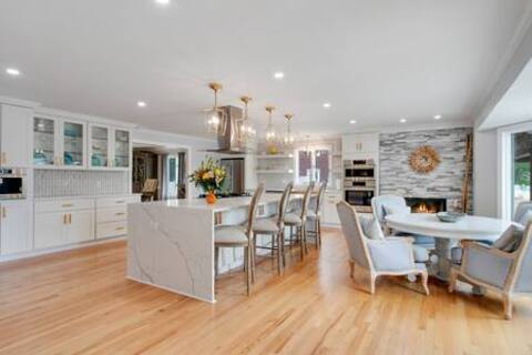 Cavalier Manor: Pool, Luxury Home, & Scenic Views