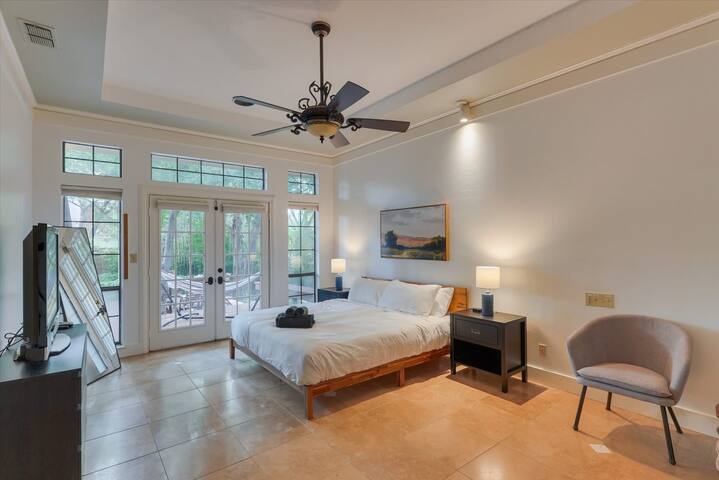 Dallas Gem 5 Bedrooms Home with Pool, Game Room gallery image 3