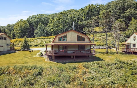 Fire Pit, Hot Tub, Waterfront, Pool Table