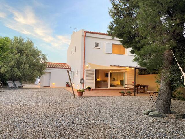 llebeig – mediterranean house 2 minutes away from