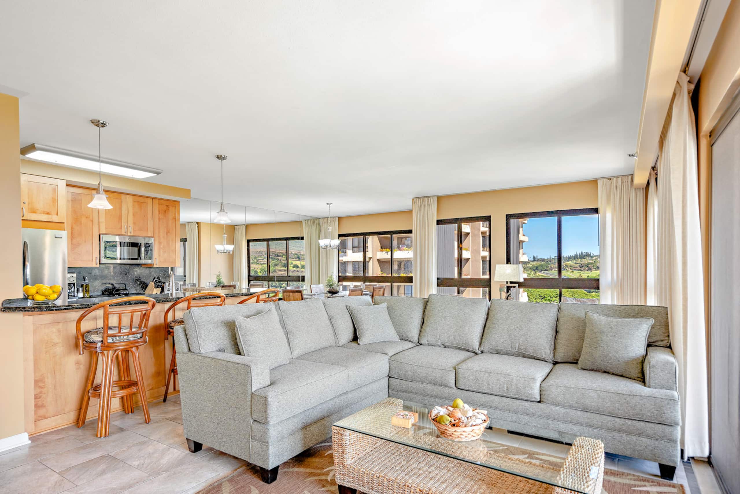 Condo in Lahaina · ★4.9 · 2 bedrooms · 4 beds · 2 shared baths - Image 6