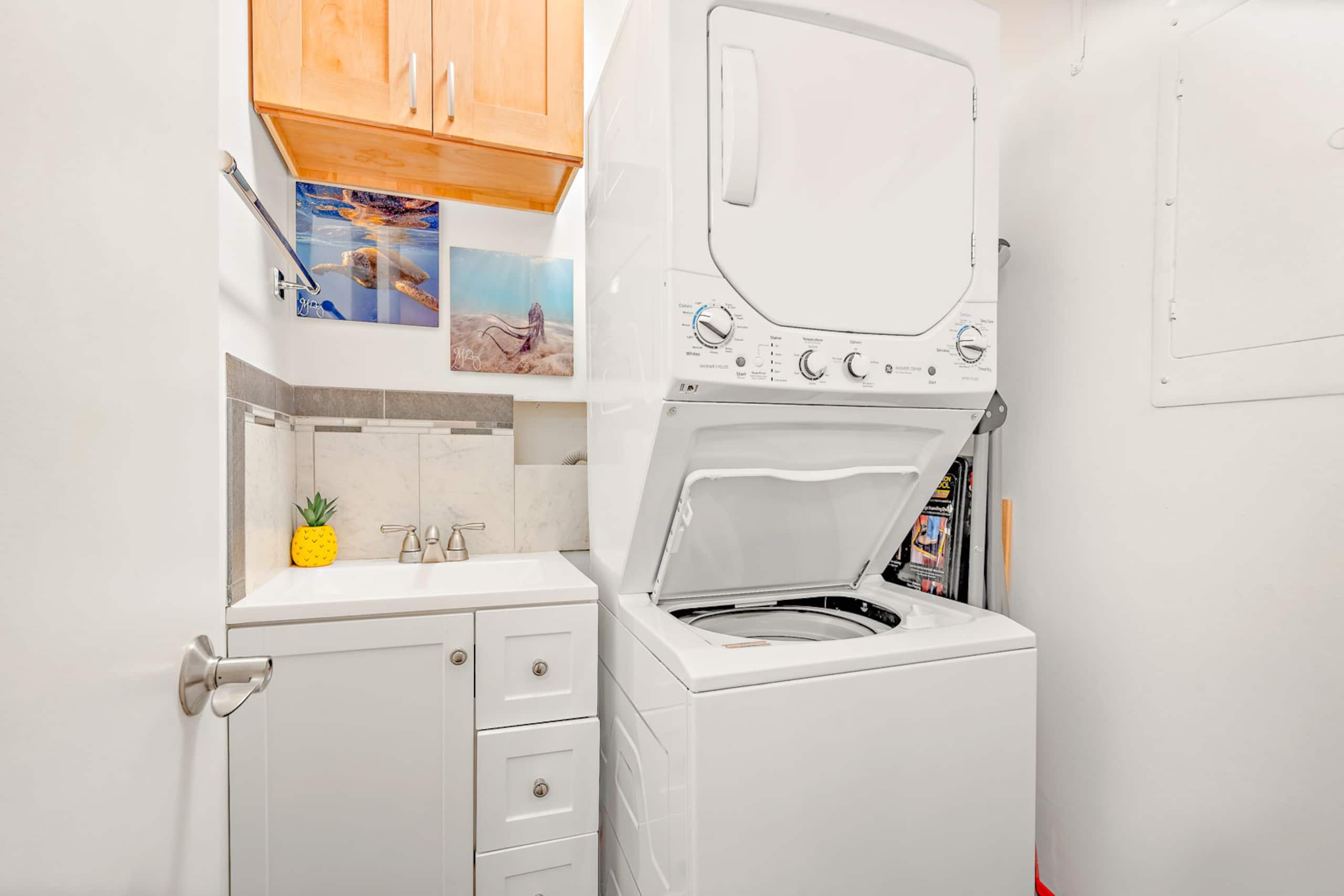 Condo in Lahaina · ★4.9 · 2 bedrooms · 4 beds · 2 shared baths - Image 31