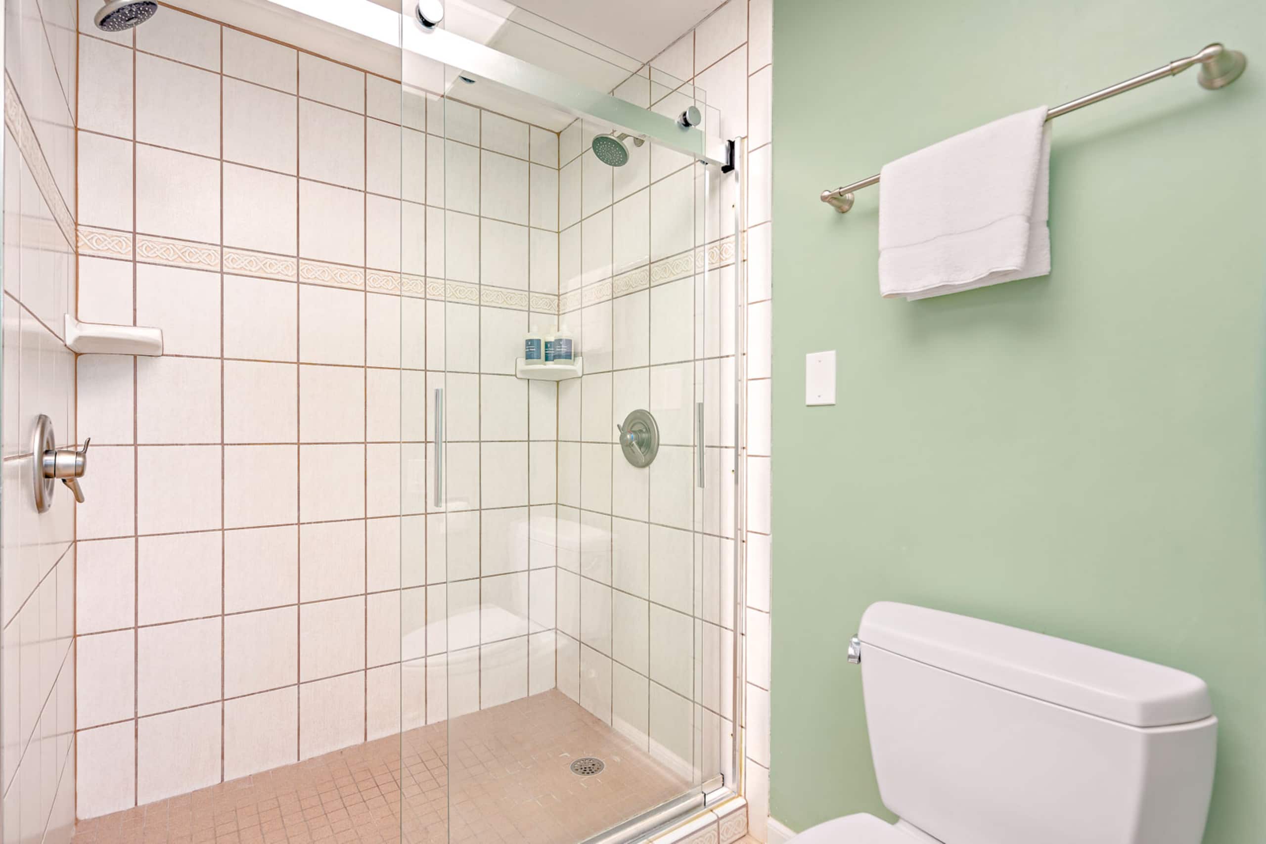 Condo in Lahaina · ★4.9 · 2 bedrooms · 4 beds · 2 shared baths - Image 25