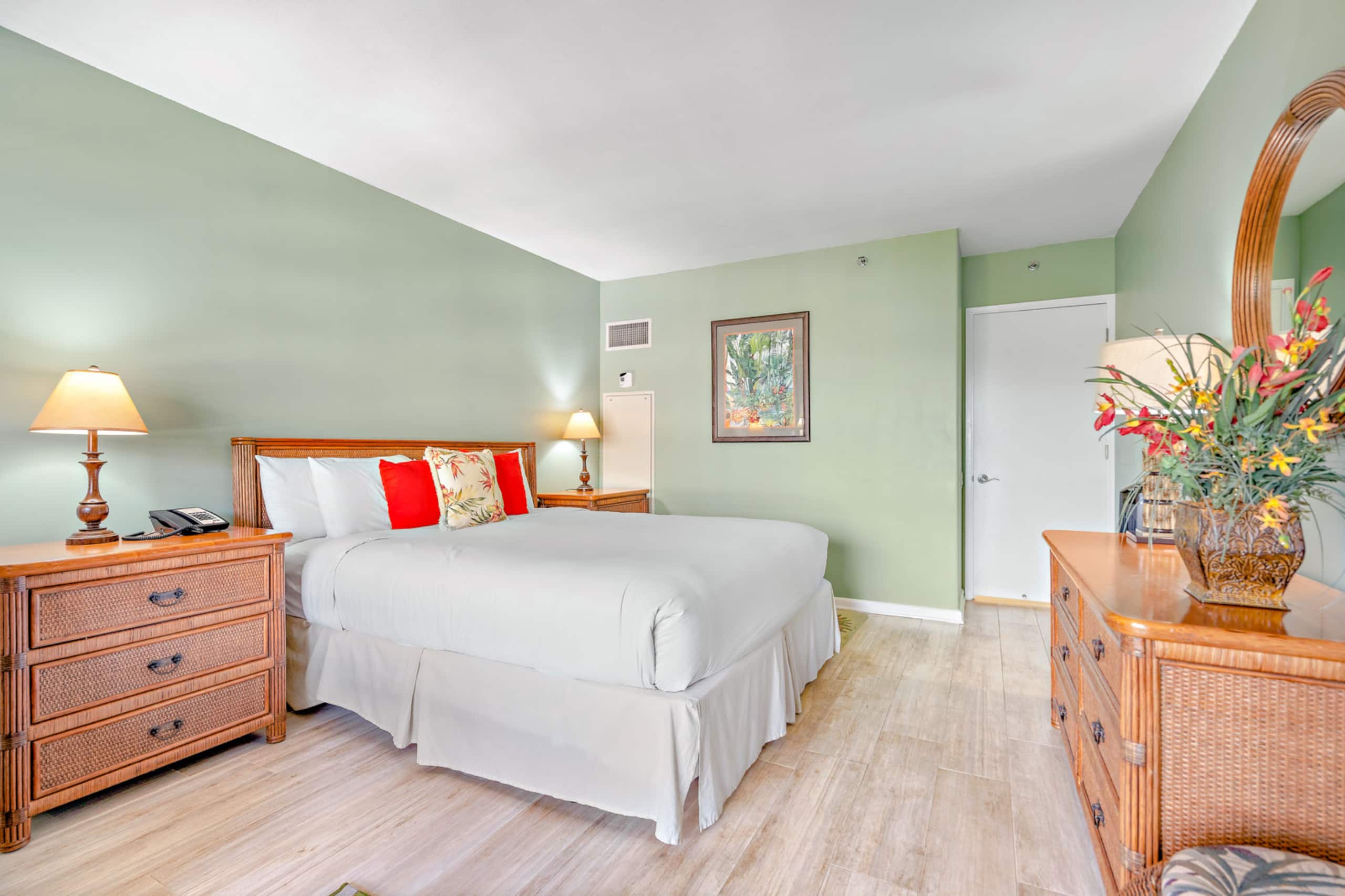 Condo in Lahaina · ★4.9 · 2 bedrooms · 4 beds · 2 shared baths - Image 23