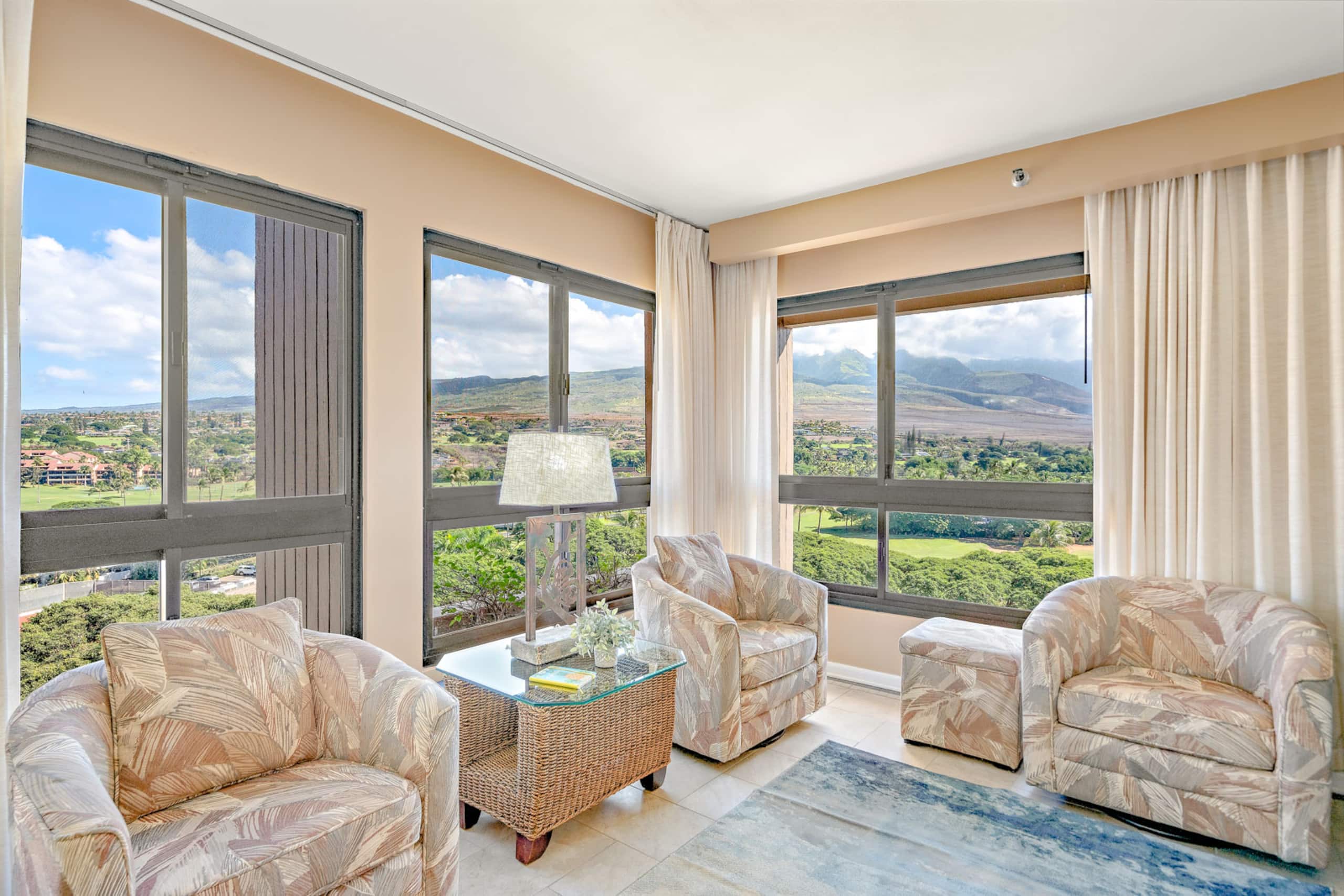 Condo in Lahaina · ★4.9 · 2 bedrooms · 4 beds · 2 shared baths - Image 8