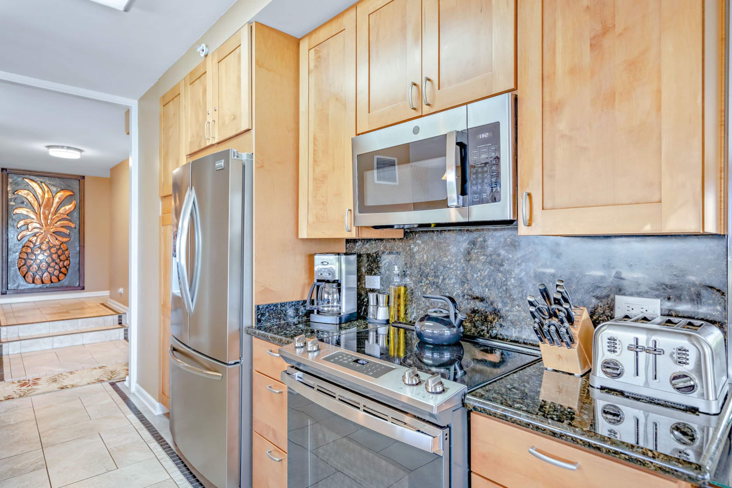 Condo in Lahaina · ★4.9 · 2 bedrooms · 4 beds · 2 shared baths - Image 13
