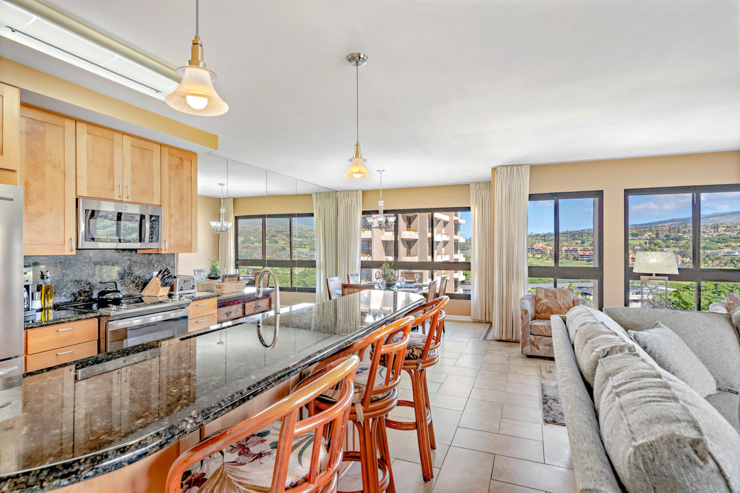 Condo in Lahaina · ★4.9 · 2 bedrooms · 4 beds · 2 shared baths - Image 11