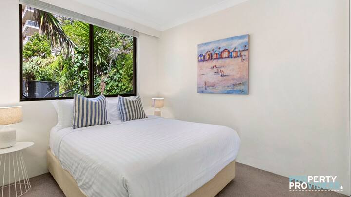 Camera da letto matrimoniale con armadio a muro