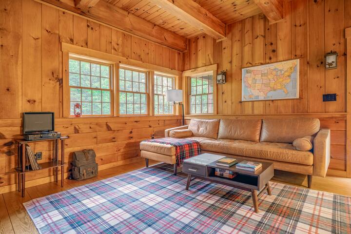 Camp Mt. Holly - modern cabin by Okemo & Ludlow