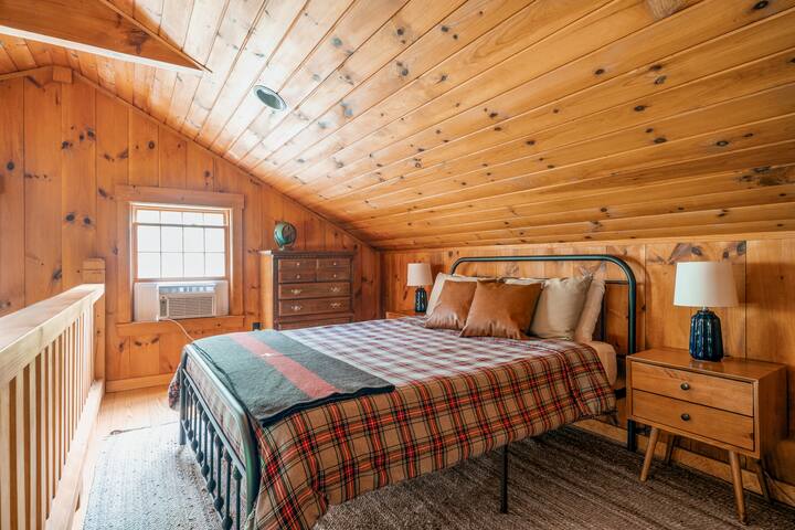 Camp Mt. Holly - modern cabin by Okemo & Ludlow