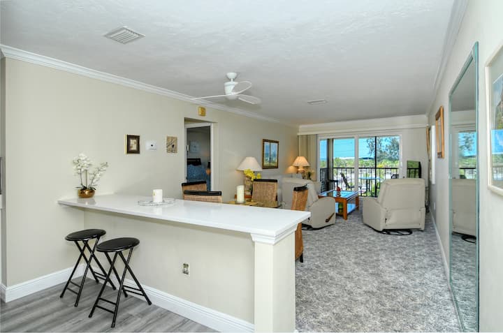 409 Beautiful Condo Close To Village Restaurants - Siesta Beach, Sarasota