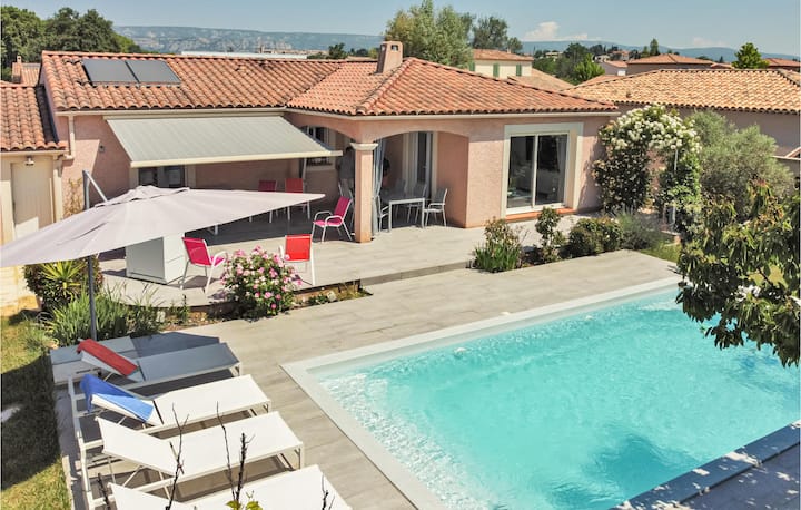 Gorgeous Home In Mallemort - Luberon