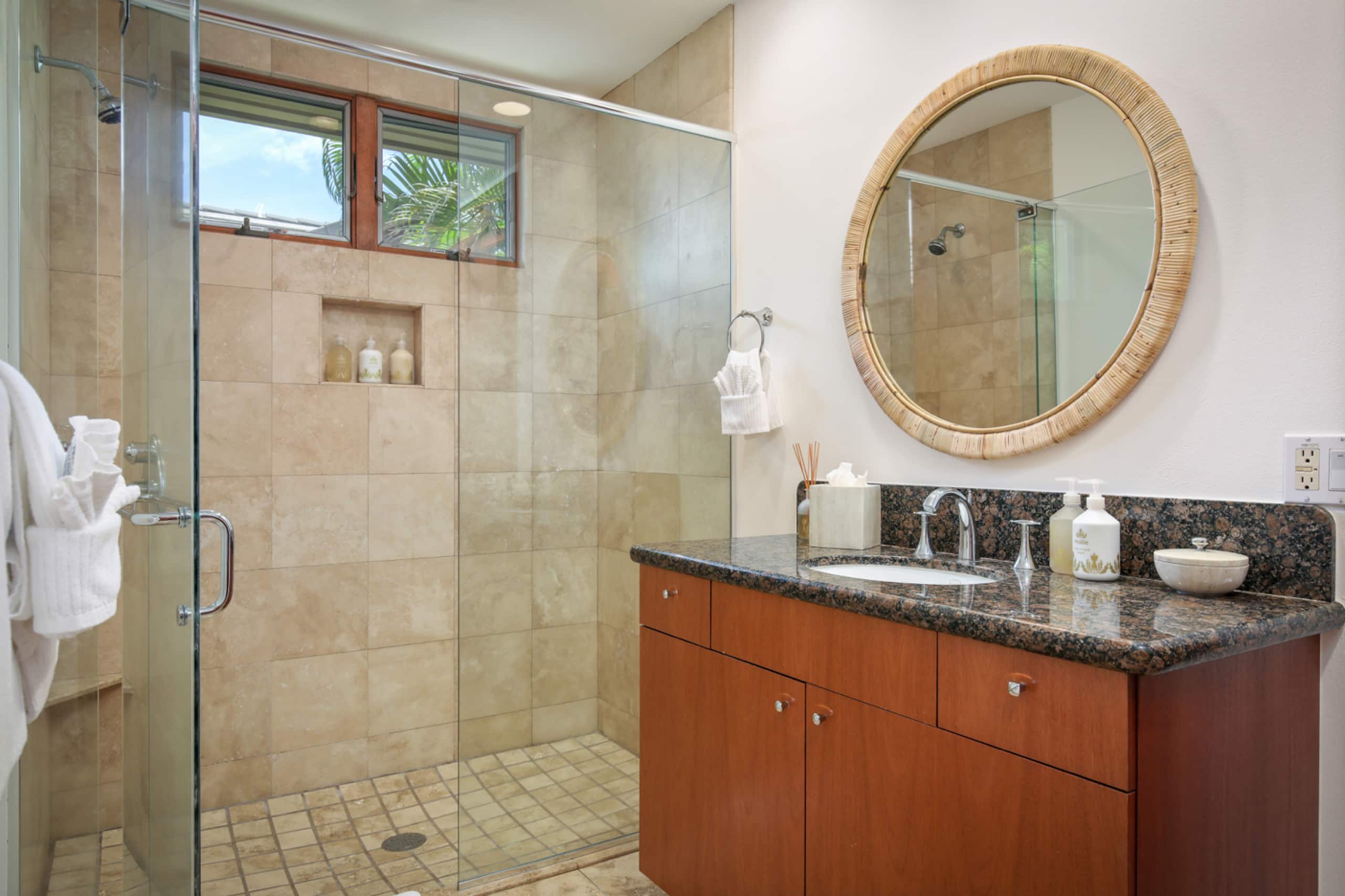 Home in Kailua-Kona · ★5.0 · 4 bedrooms · 4 beds · 4 baths - Image 33