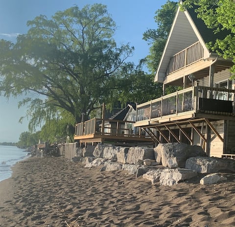 ON POINT: Pelee Lakehouse!