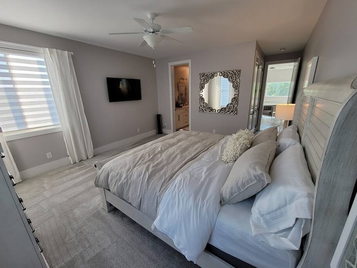 King suite #2 bedroom with private bath and TV.
