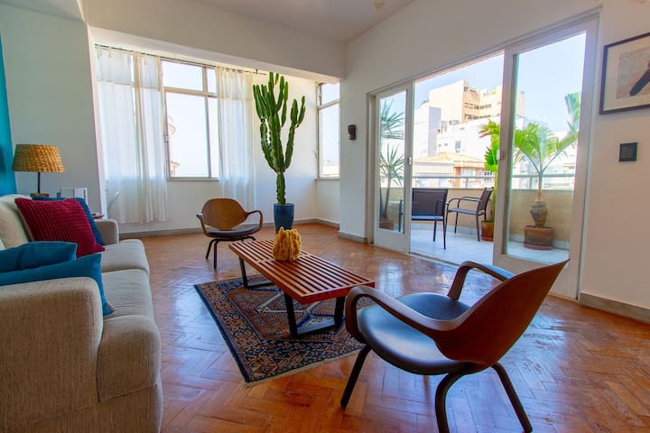 Terraço com vista para o Mar no Arpoador com 2 suítes.