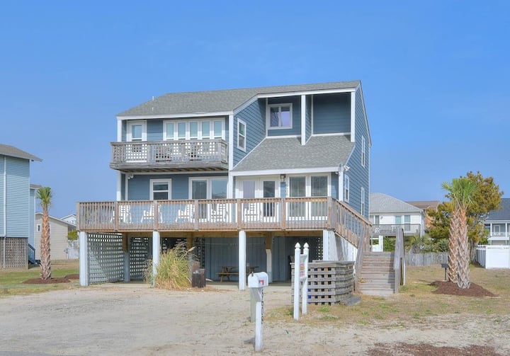 Oceanview Haven In Oak Island - Sleeps 14! - Oak Island, NC