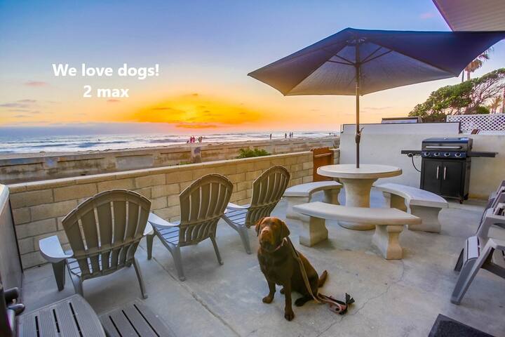 ~40’ Ocean Front – 3 Levels – Hot Tub – Patio gallery image 3