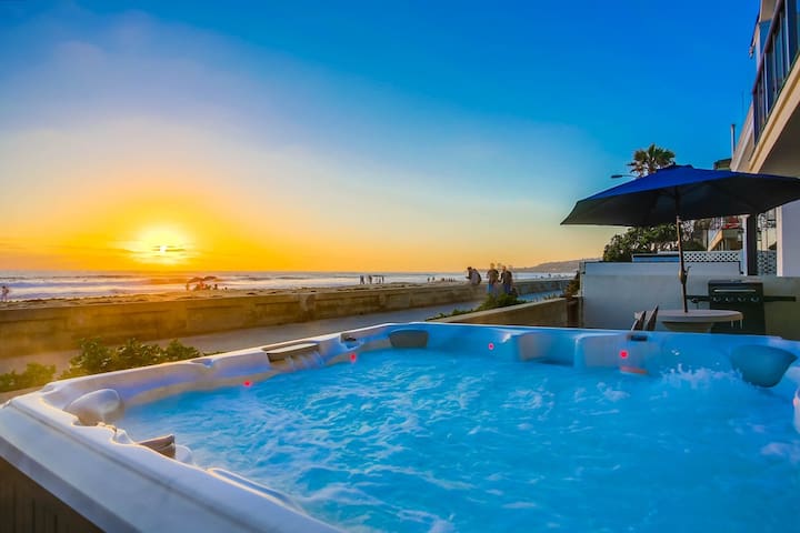 ~40’ Ocean Front – 3 Levels – Hot Tub – Patio