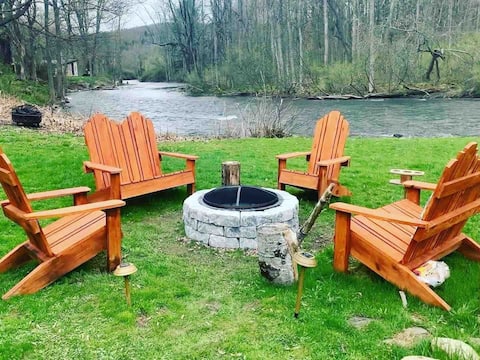 *Oaks Creek Cottage*ON the Creek*3bd 2bath Sleeps6