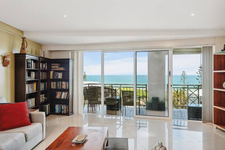 Apartment M307 – eclectic icon with spectacular vi gallery image 3