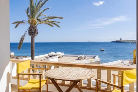 Casa Abril Townhouse on S'Algar Sea front