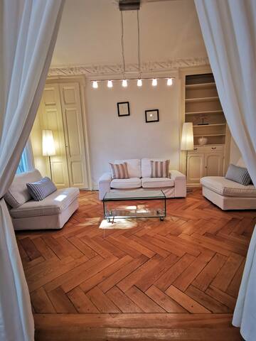 Stuning residential apartment with garden in the c gallery image 2