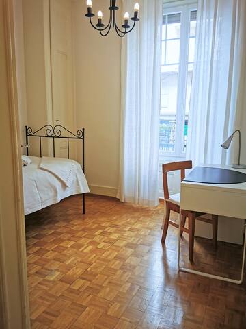 Stuning residential apartment with garden in the c gallery image 5