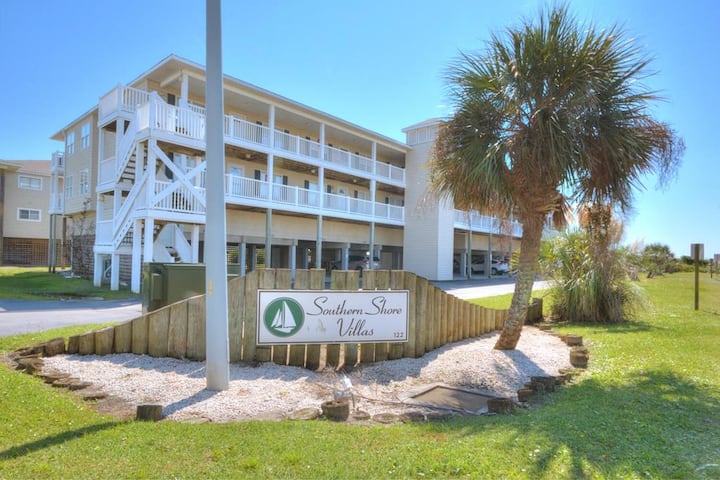 Oceanview Condo: Ssv 3202-blm On The Bch - Oak Island, NC