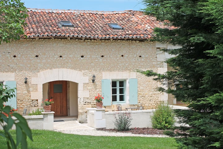 Le Distillerie At Longeveau - Aubeterre-sur-Dronne