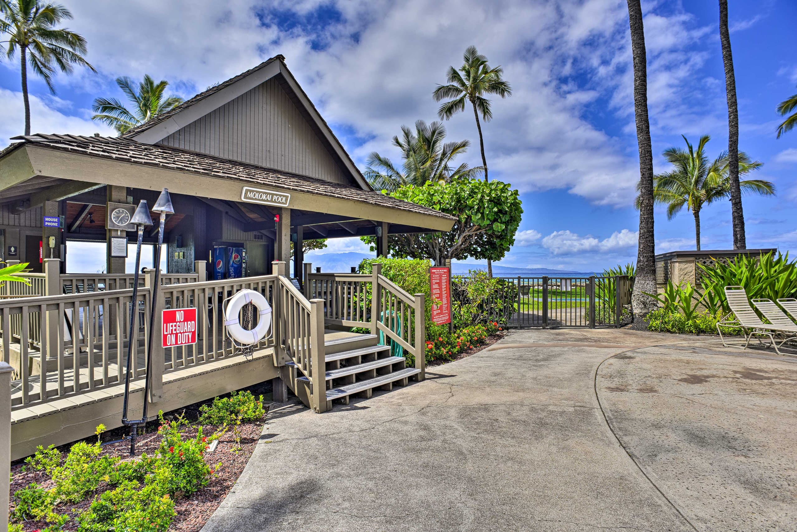 Condo in Lahaina · ★4.92 · 2 bedrooms · 4 beds · 2 baths - Image 26